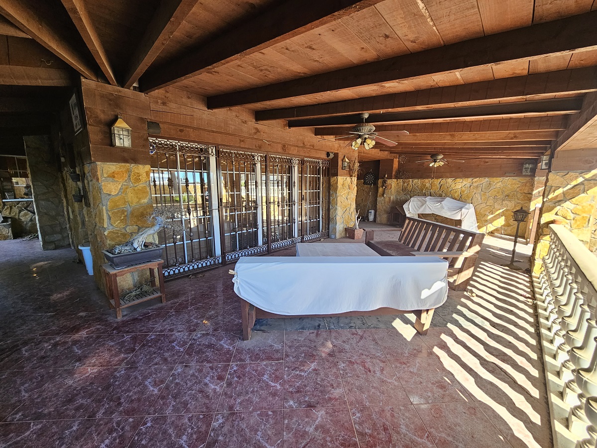 UPEA PARITALOHUVILA OMALLA UIMA-ALTAALLA LOS BALCONESISSA, TORREVIEJASSA