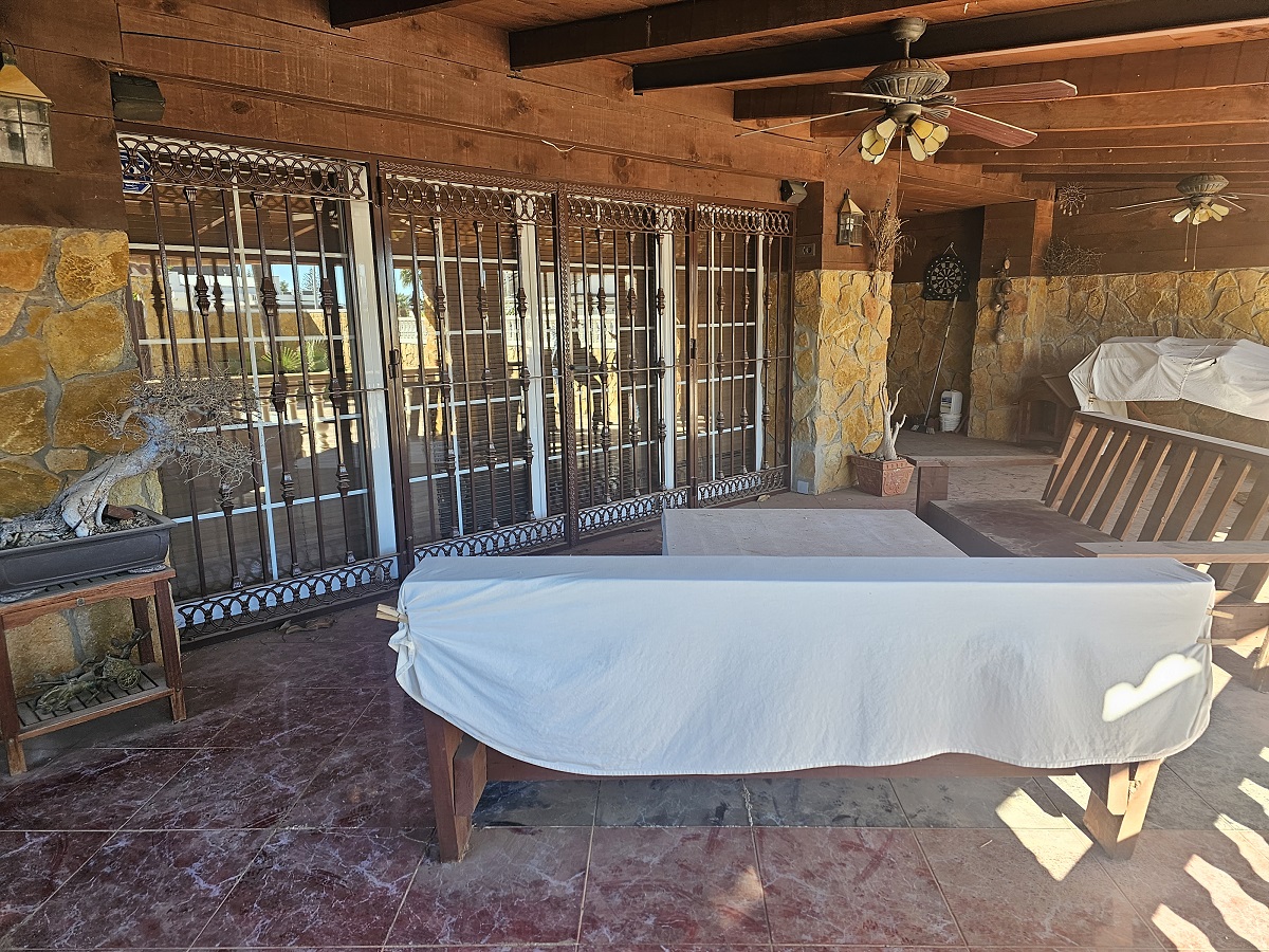 UPEA PARITALOHUVILA OMALLA UIMA-ALTAALLA LOS BALCONESISSA, TORREVIEJASSA