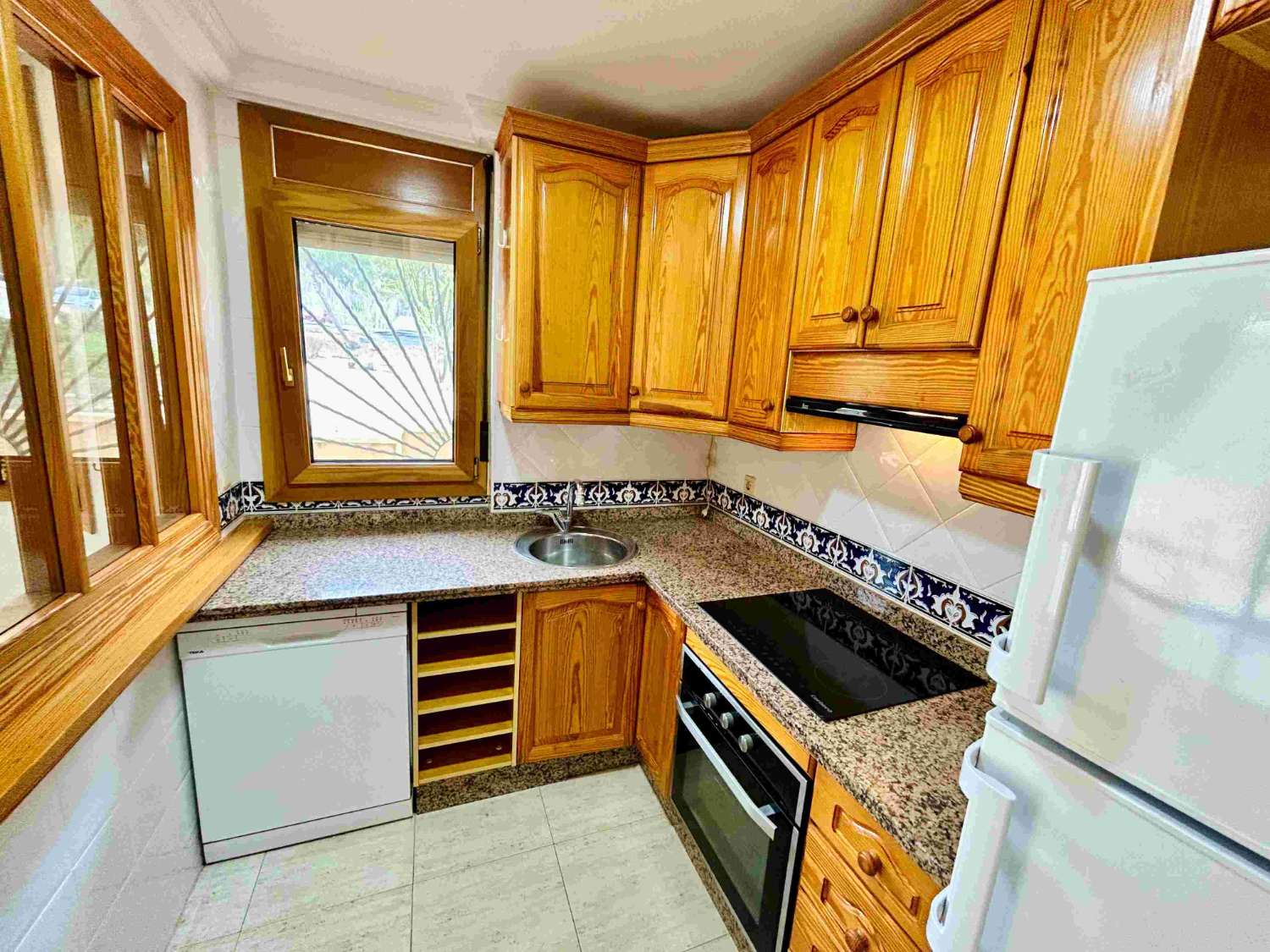 ¡APARTAMENTO ESPACIOSO Y LUMINOSO A 1 MINUTO DE LA PLAYA EN EL MONCAYO, GUARDAMAR DEL SEGURA!