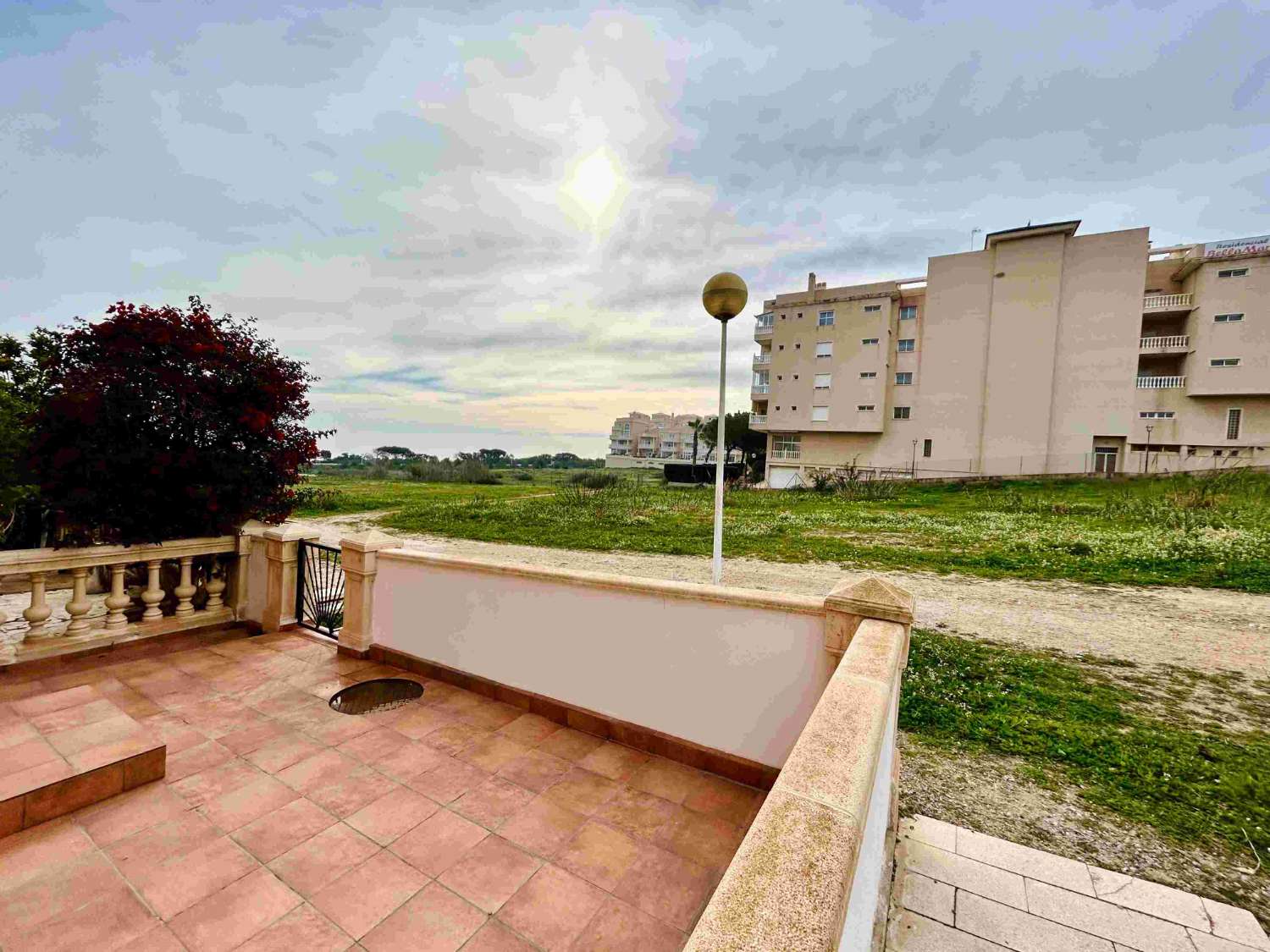 ¡APARTAMENTO ESPACIOSO Y LUMINOSO A 1 MINUTO DE LA PLAYA EN EL MONCAYO, GUARDAMAR DEL SEGURA!