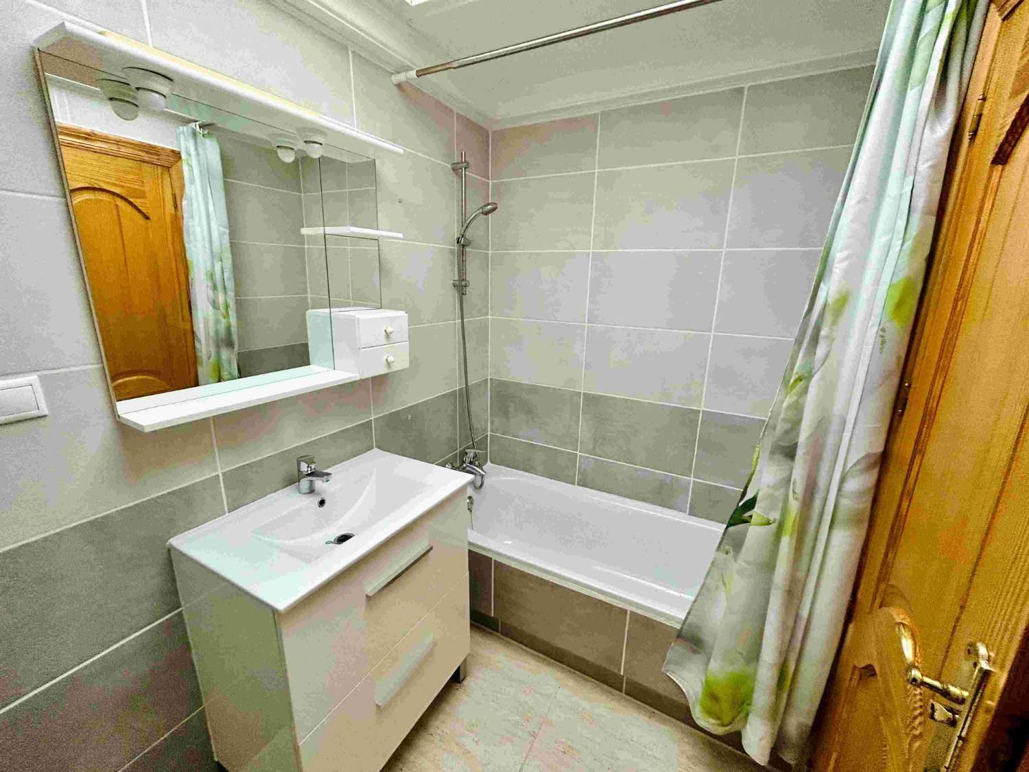 ¡APARTAMENTO ESPACIOSO Y LUMINOSO A 1 MINUTO DE LA PLAYA EN EL MONCAYO, GUARDAMAR DEL SEGURA!