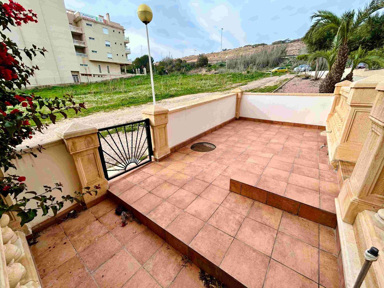 ¡APARTAMENTO ESPACIOSO Y LUMINOSO A 1 MINUTO DE LA PLAYA EN EL MONCAYO, GUARDAMAR DEL SEGURA!