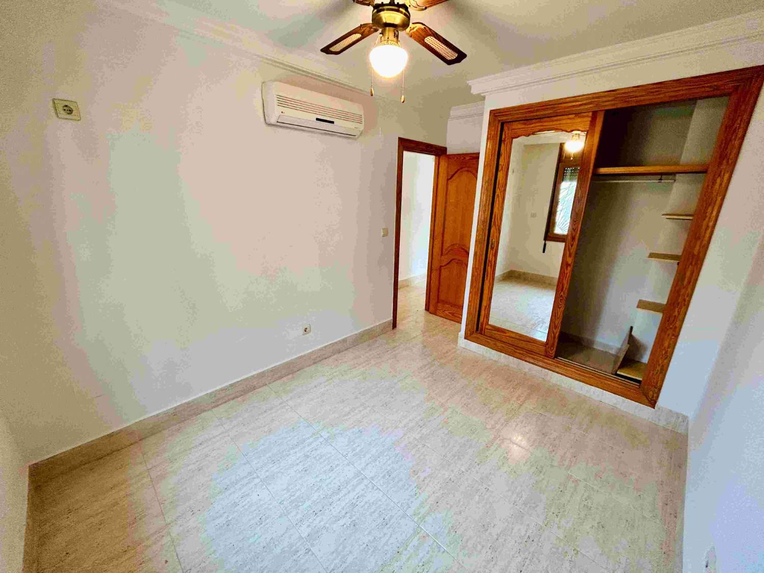 ¡APARTAMENTO ESPACIOSO Y LUMINOSO A 1 MINUTO DE LA PLAYA EN EL MONCAYO, GUARDAMAR DEL SEGURA!