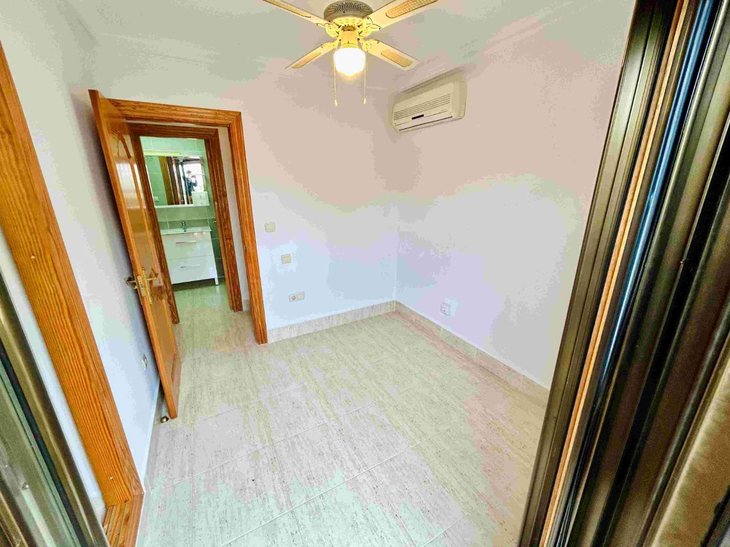 ¡APARTAMENTO ESPACIOSO Y LUMINOSO A 1 MINUTO DE LA PLAYA EN EL MONCAYO, GUARDAMAR DEL SEGURA!