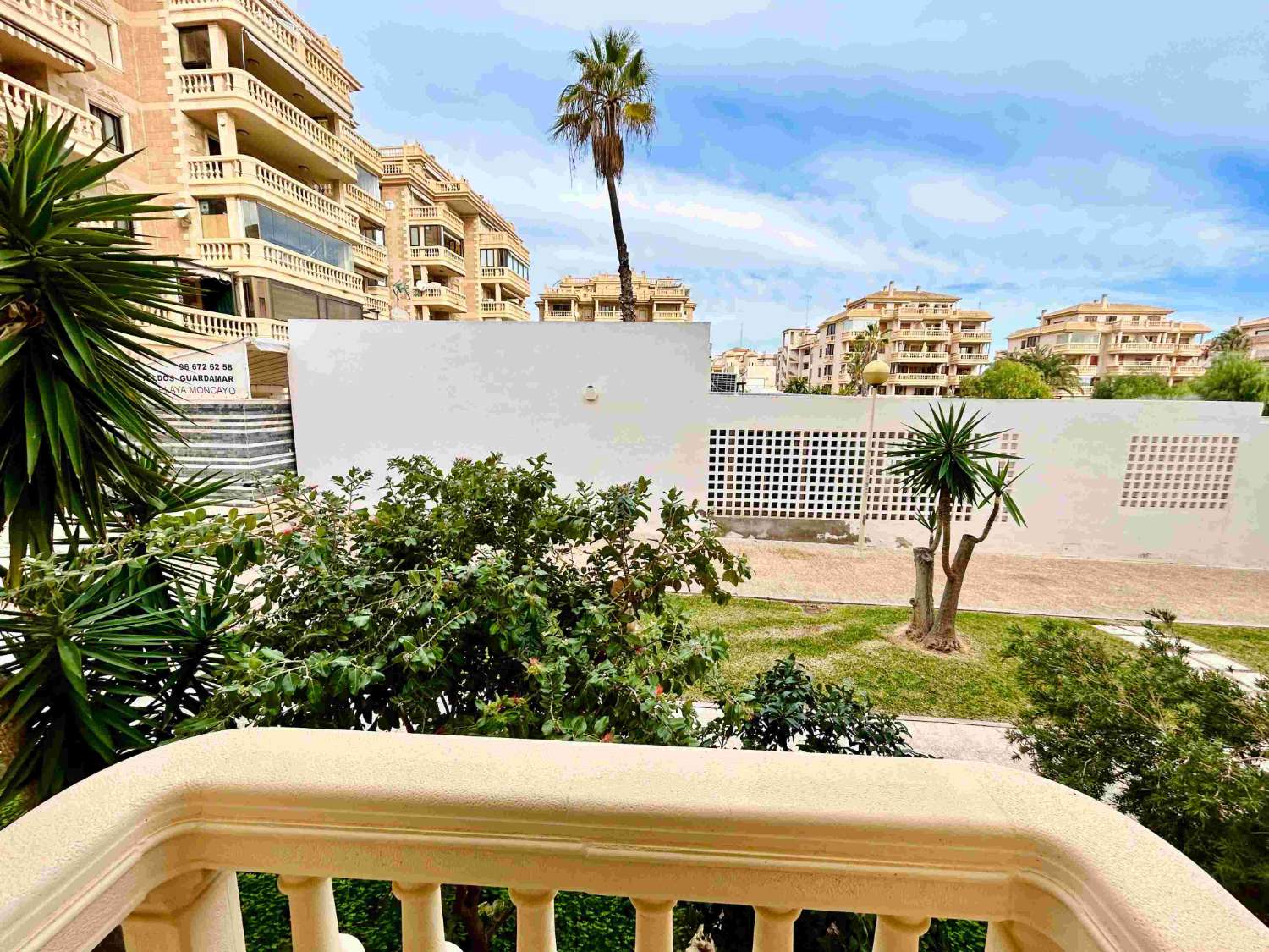 ¡APARTAMENTO ESPACIOSO Y LUMINOSO A 1 MINUTO DE LA PLAYA EN EL MONCAYO, GUARDAMAR DEL SEGURA!