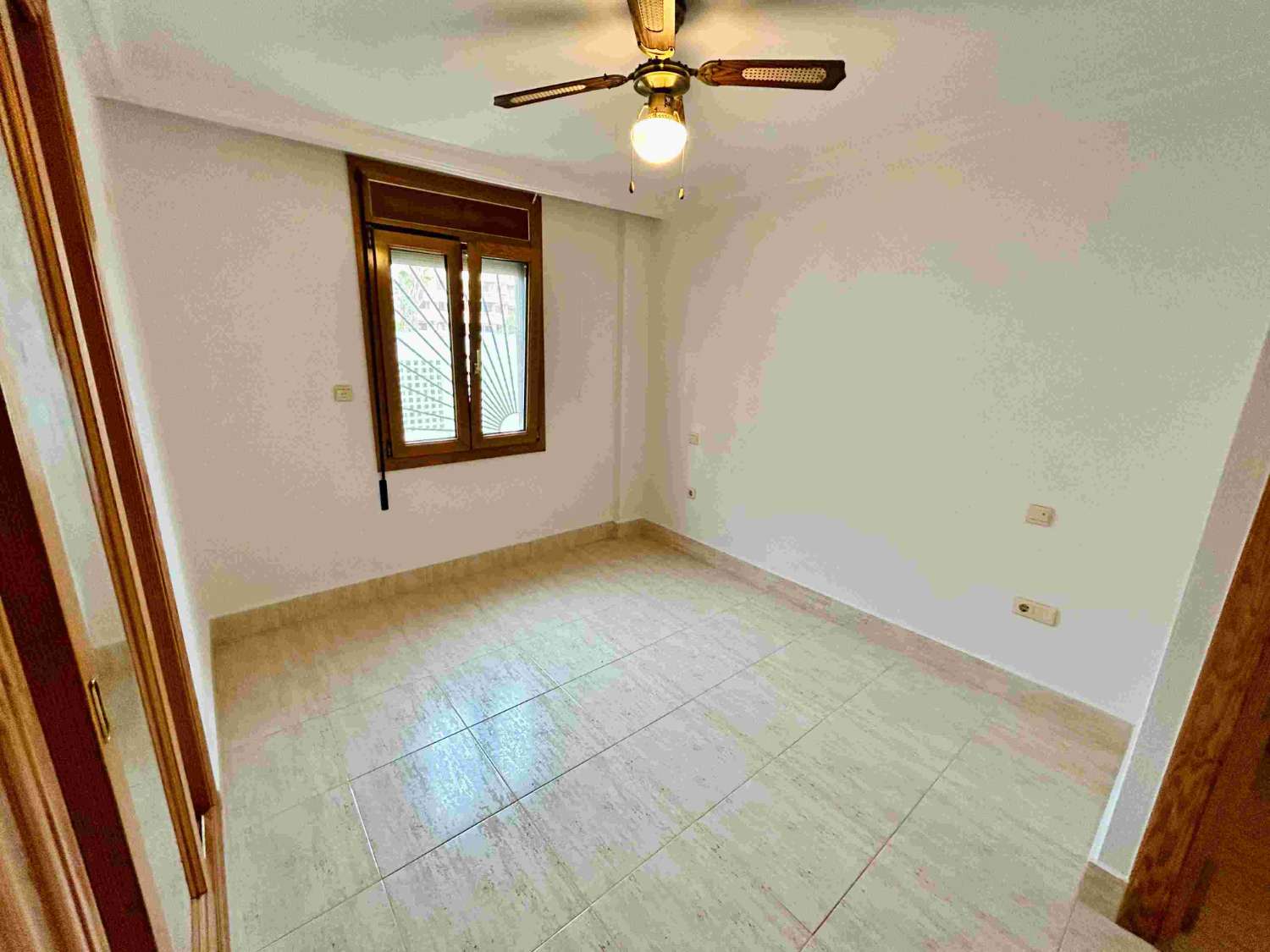 ¡APARTAMENTO ESPACIOSO Y LUMINOSO A 1 MINUTO DE LA PLAYA EN EL MONCAYO, GUARDAMAR DEL SEGURA!