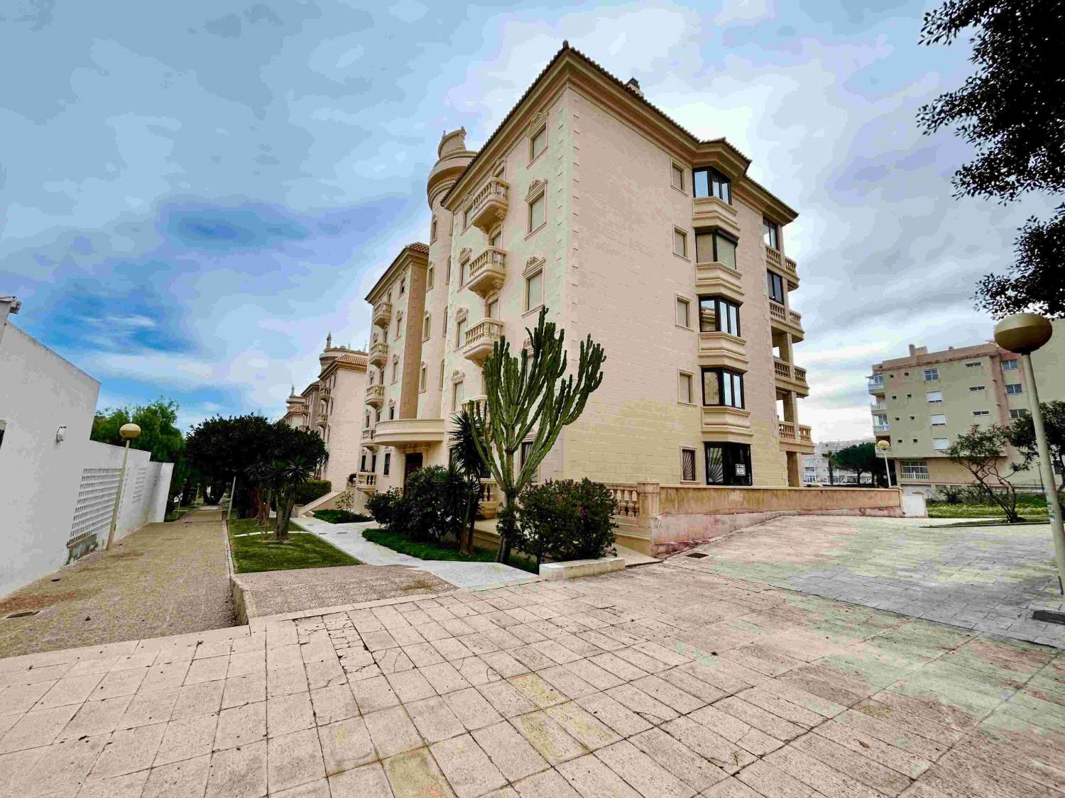¡APARTAMENTO ESPACIOSO Y LUMINOSO A 1 MINUTO DE LA PLAYA EN EL MONCAYO, GUARDAMAR DEL SEGURA!
