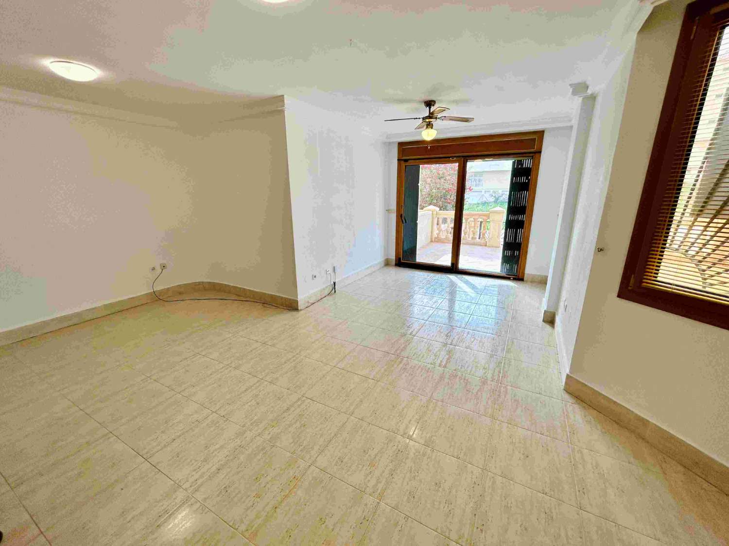 ¡APARTAMENTO ESPACIOSO Y LUMINOSO A 1 MINUTO DE LA PLAYA EN EL MONCAYO, GUARDAMAR DEL SEGURA!