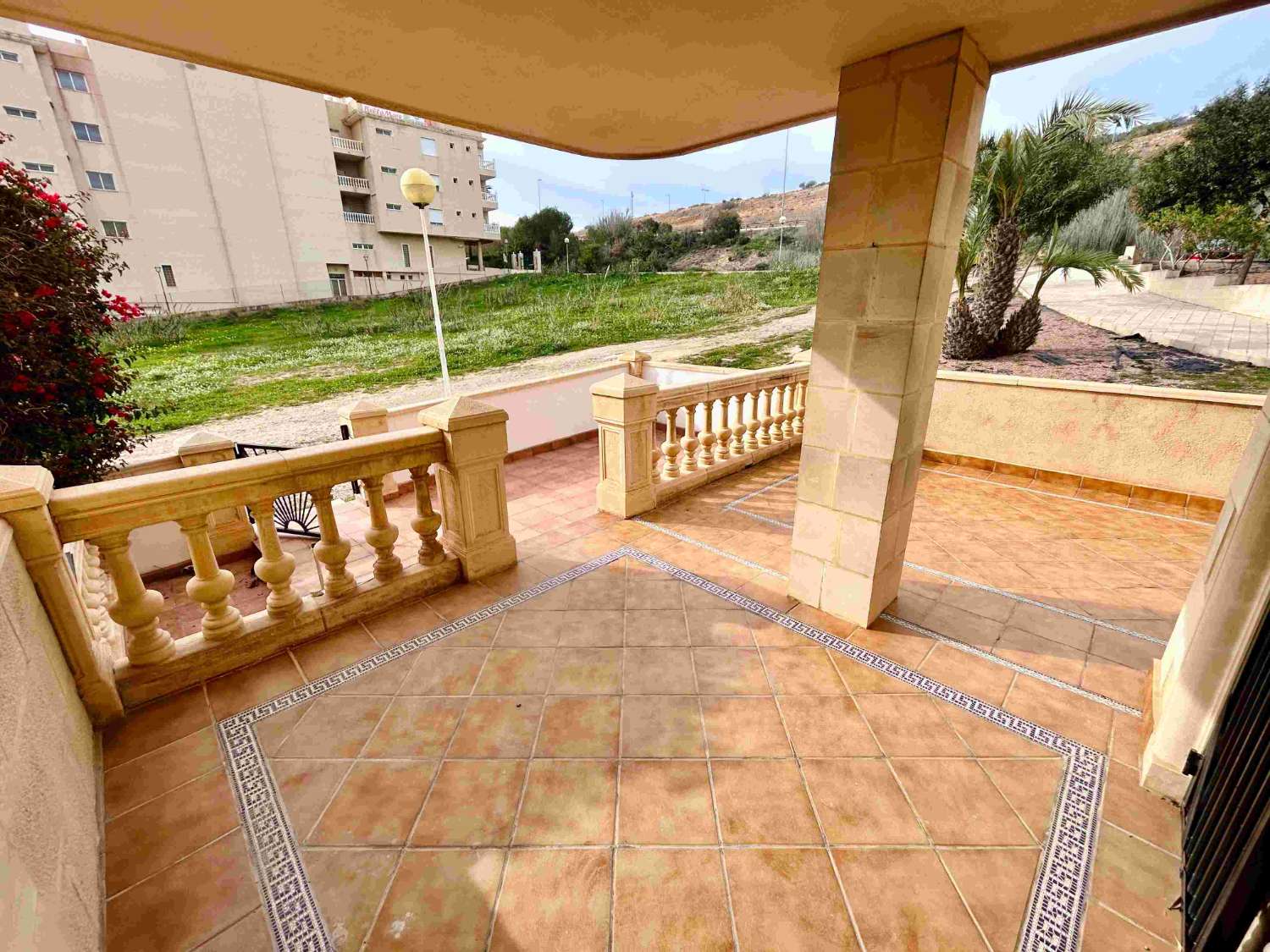 ¡APARTAMENTO ESPACIOSO Y LUMINOSO A 1 MINUTO DE LA PLAYA EN EL MONCAYO, GUARDAMAR DEL SEGURA!