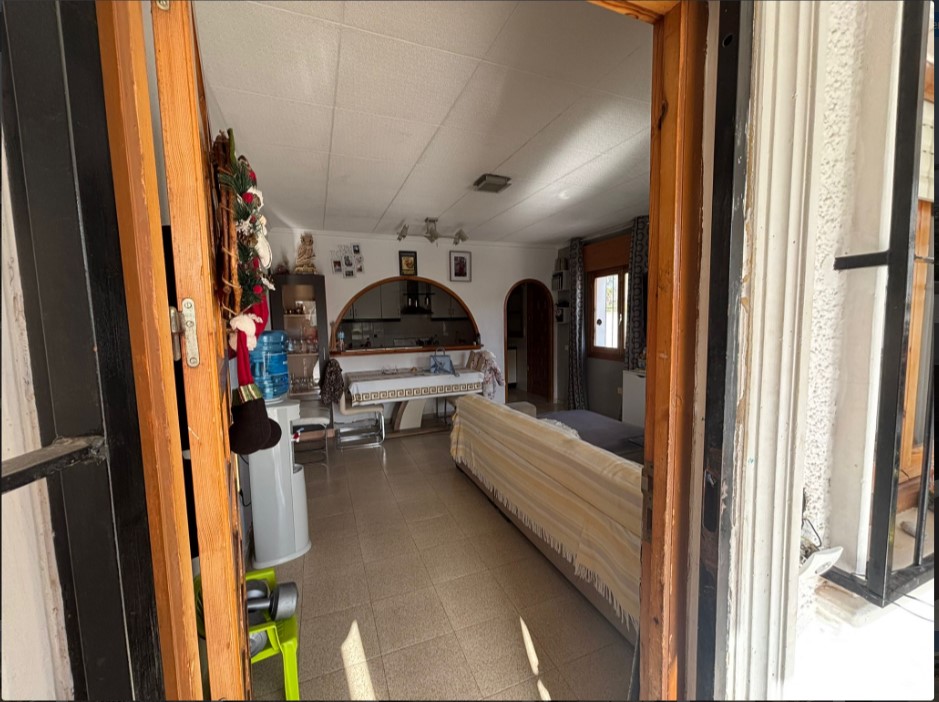 ¡CHALET INDEPENDIENTE CON AMPLIA PARCELA, PISCINA NUEVA Y VISTAS ESPECTACULARES A LA LAGUNA ROSA!