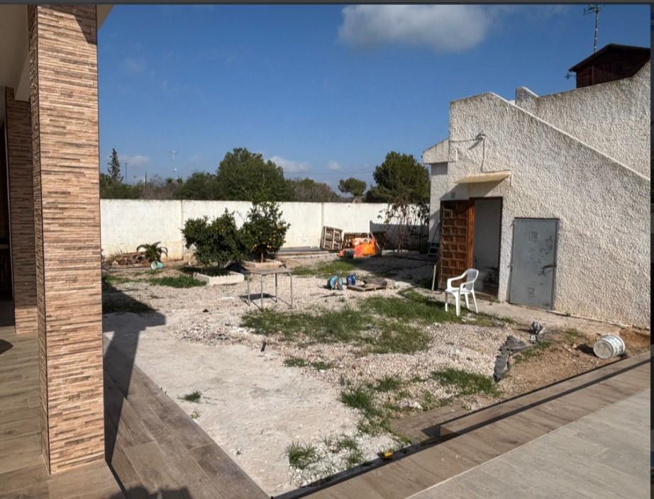 ¡CHALET INDEPENDIENTE CON AMPLIA PARCELA, PISCINA NUEVA Y VISTAS ESPECTACULARES A LA LAGUNA ROSA!