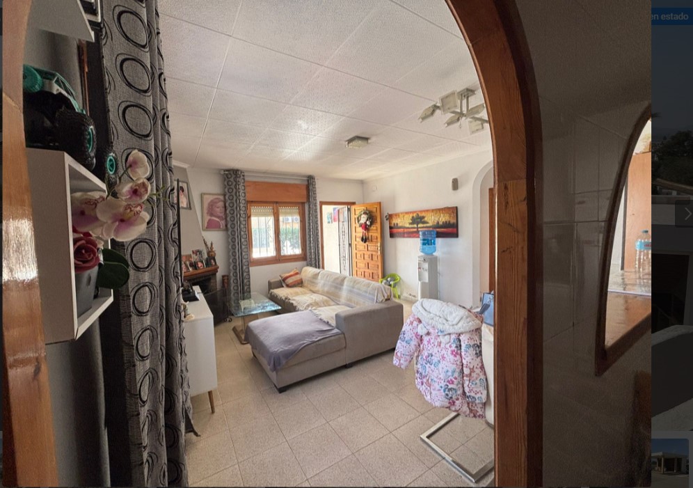 ¡CHALET INDEPENDIENTE CON AMPLIA PARCELA, PISCINA NUEVA Y VISTAS ESPECTACULARES A LA LAGUNA ROSA!