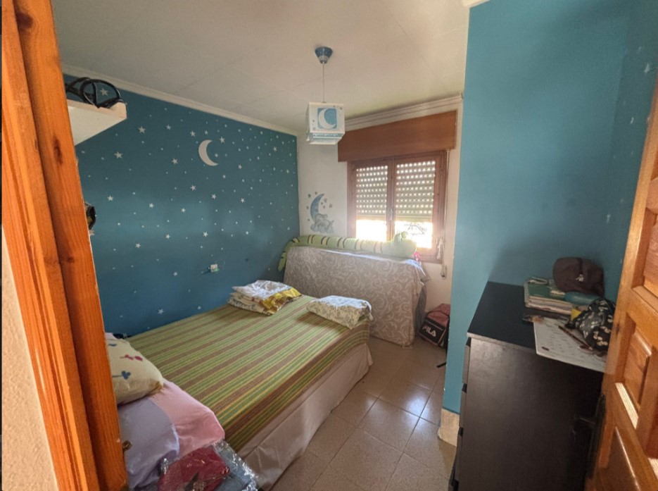 ¡CHALET INDEPENDIENTE CON AMPLIA PARCELA, PISCINA NUEVA Y VISTAS ESPECTACULARES A LA LAGUNA ROSA!