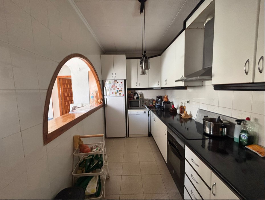 ¡CHALET INDEPENDIENTE CON AMPLIA PARCELA, PISCINA NUEVA Y VISTAS ESPECTACULARES A LA LAGUNA ROSA!