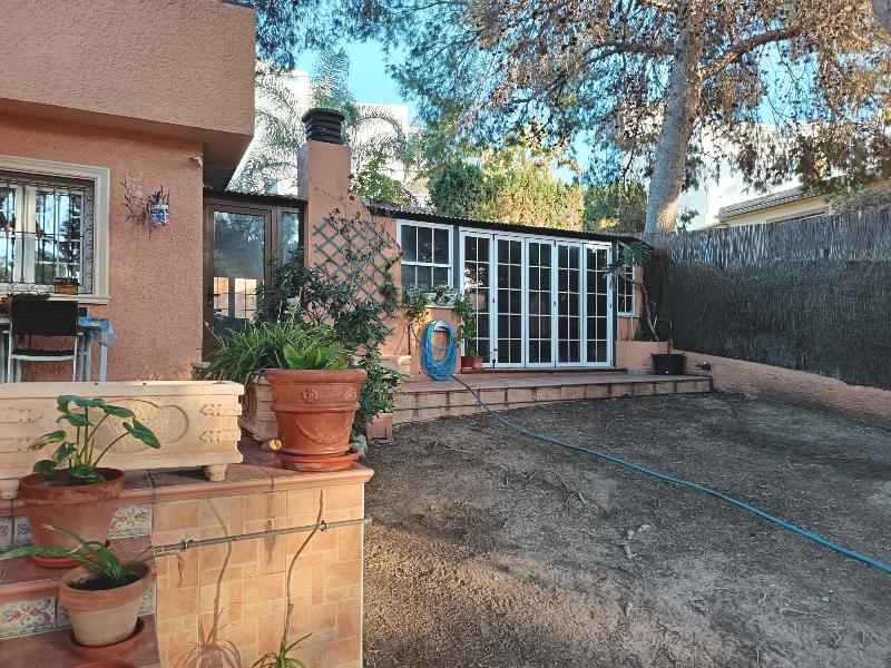 ESPECTACULAR CHALET INDEPENDIENTE EN LOS BALCONES CON PISCINA PRIVADA