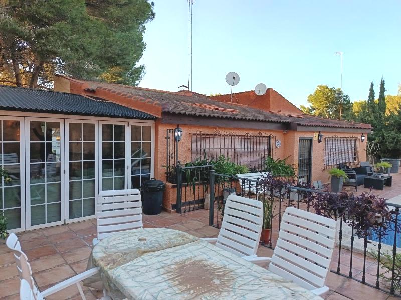 ESPECTACULAR CHALET INDEPENDIENTE EN LOS BALCONES CON PISCINA PRIVADA