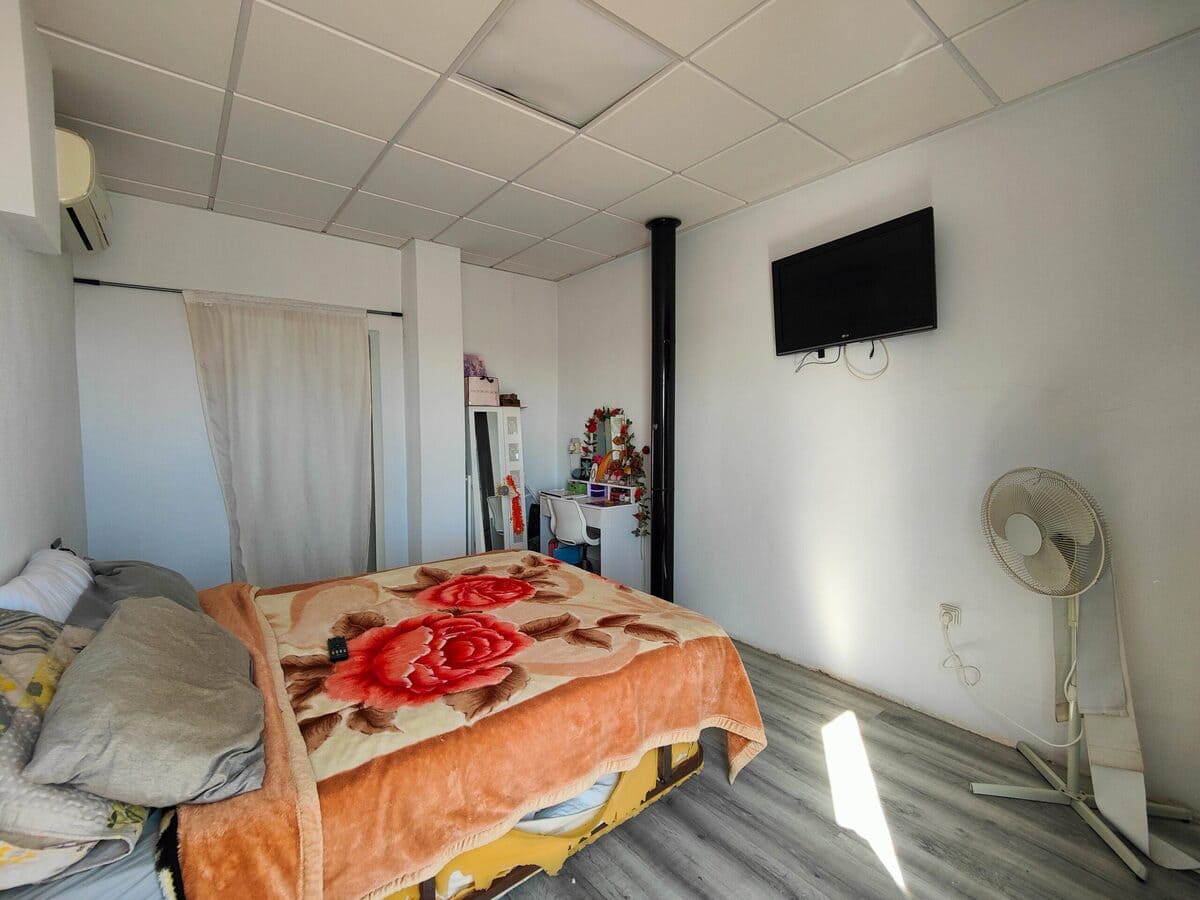 STUNNING CORNER SEMI-DETACHED HOUSE WITH PRIVATE POOL AND SOLARIUM IN SAN MIGUEL DE SALINAS!