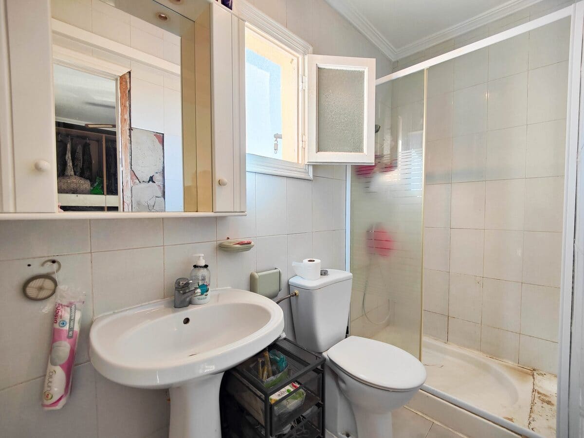 STUNNING CORNER SEMI-DETACHED HOUSE WITH PRIVATE POOL AND SOLARIUM IN SAN MIGUEL DE SALINAS!