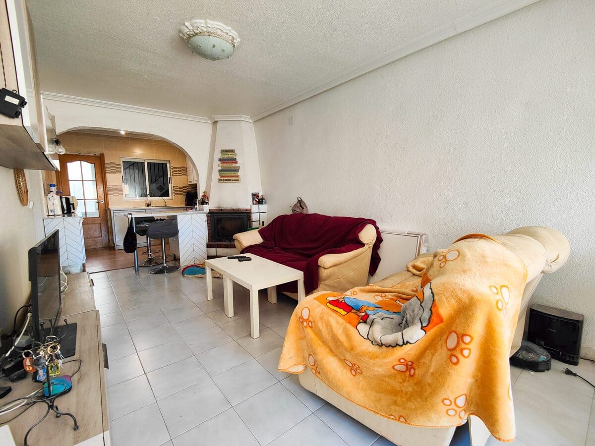 STUNNING CORNER SEMI-DETACHED HOUSE WITH PRIVATE POOL AND SOLARIUM IN SAN MIGUEL DE SALINAS!