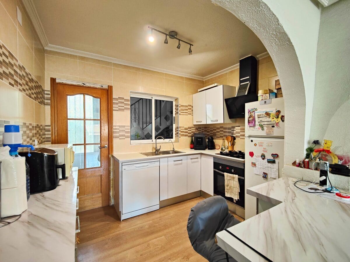 STUNNING CORNER SEMI-DETACHED HOUSE WITH PRIVATE POOL AND SOLARIUM IN SAN MIGUEL DE SALINAS!