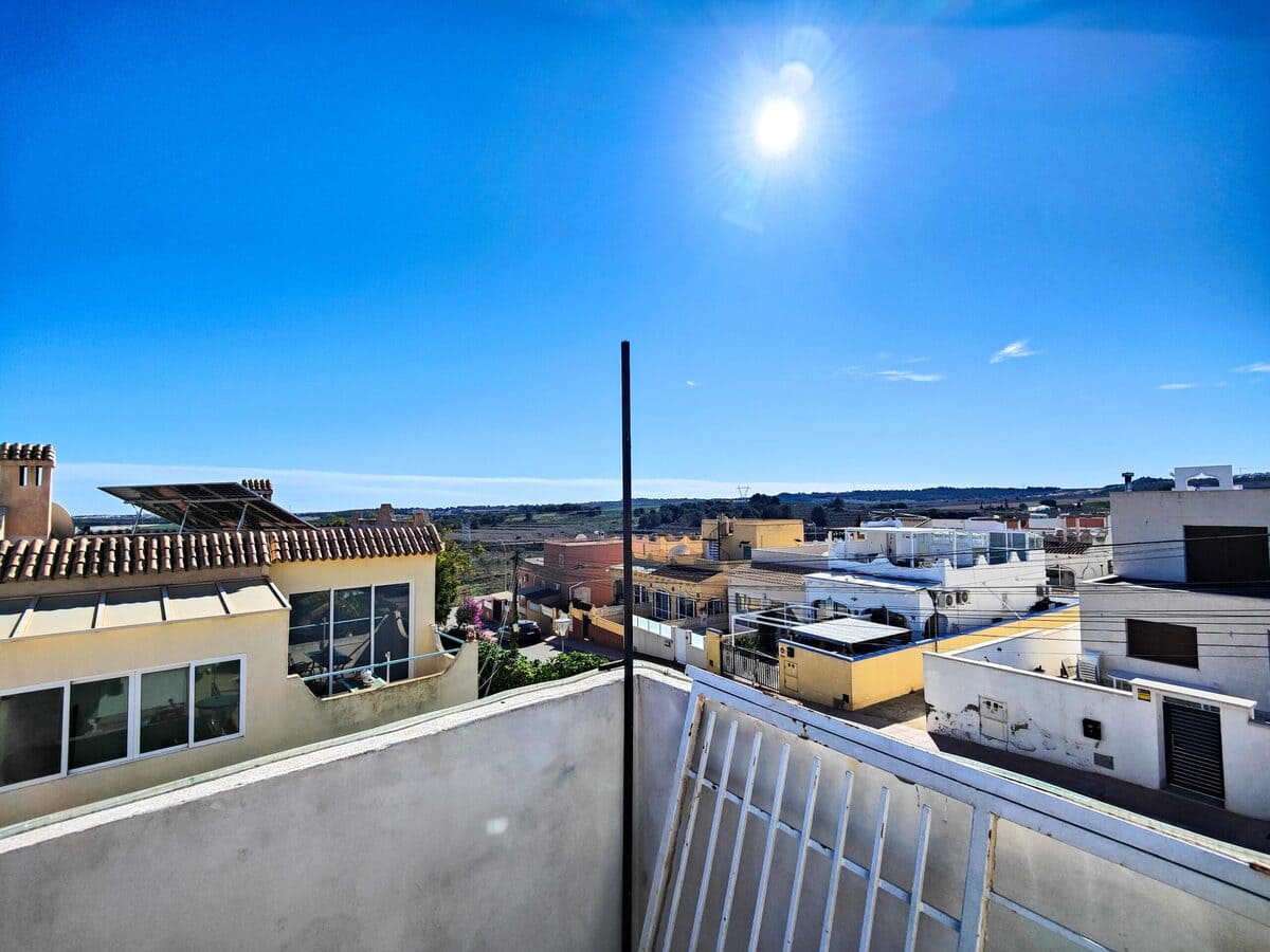 STUNNING CORNER SEMI-DETACHED HOUSE WITH PRIVATE POOL AND SOLARIUM IN SAN MIGUEL DE SALINAS!