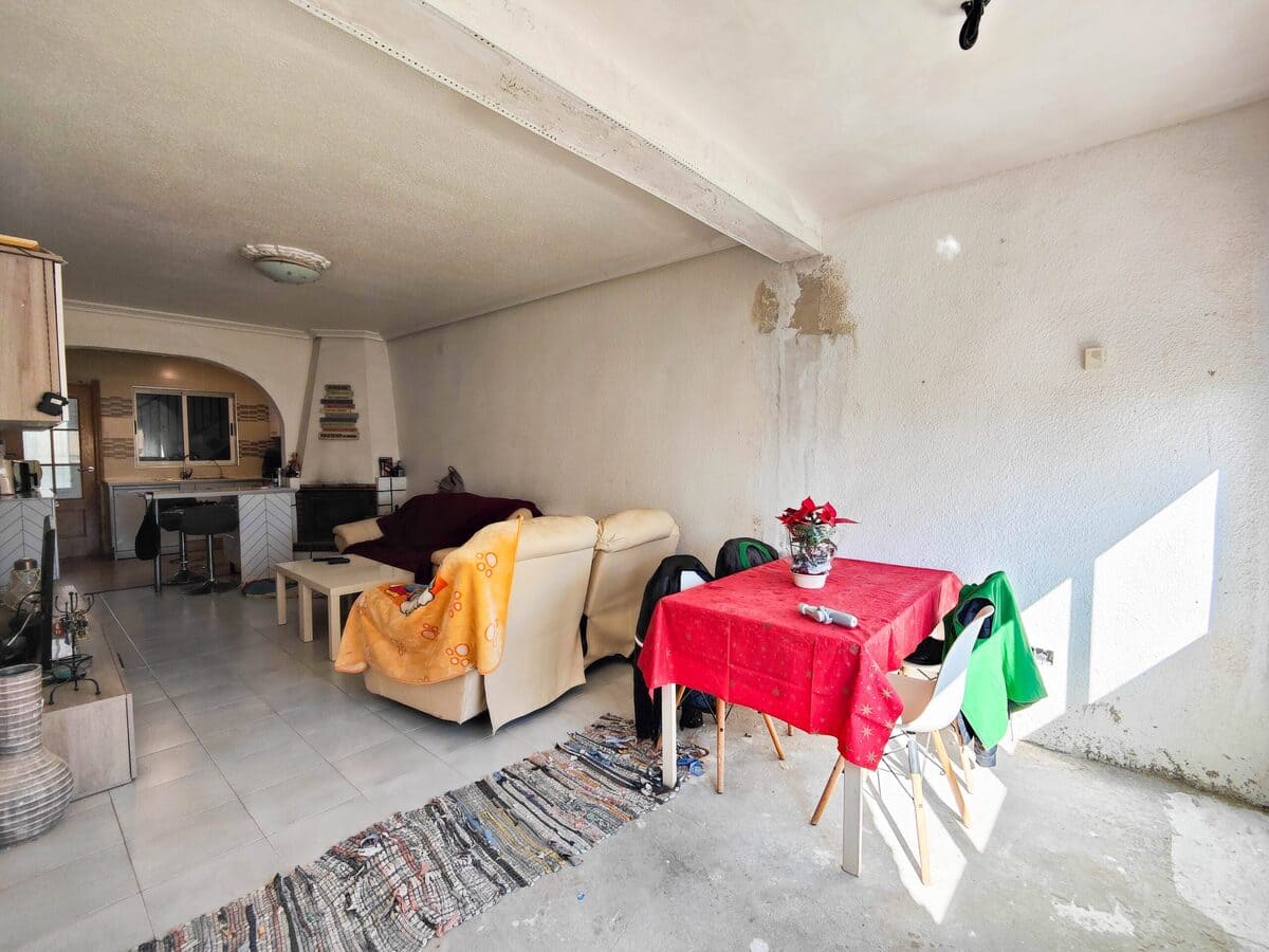 STUNNING CORNER SEMI-DETACHED HOUSE WITH PRIVATE POOL AND SOLARIUM IN SAN MIGUEL DE SALINAS!