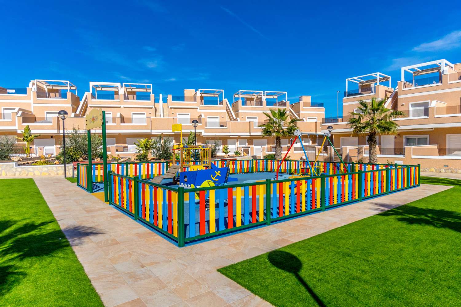 TRAUM-PENTHOUSE MIT PANORAMABLICK UND EXKLUSIVEM LUXUS MIT BLICK AUF DAS MITTELMEER