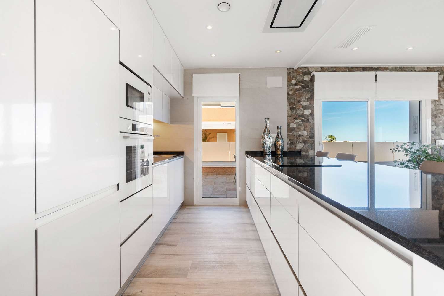 TRAUM-PENTHOUSE MIT PANORAMABLICK UND EXKLUSIVEM LUXUS MIT BLICK AUF DAS MITTELMEER