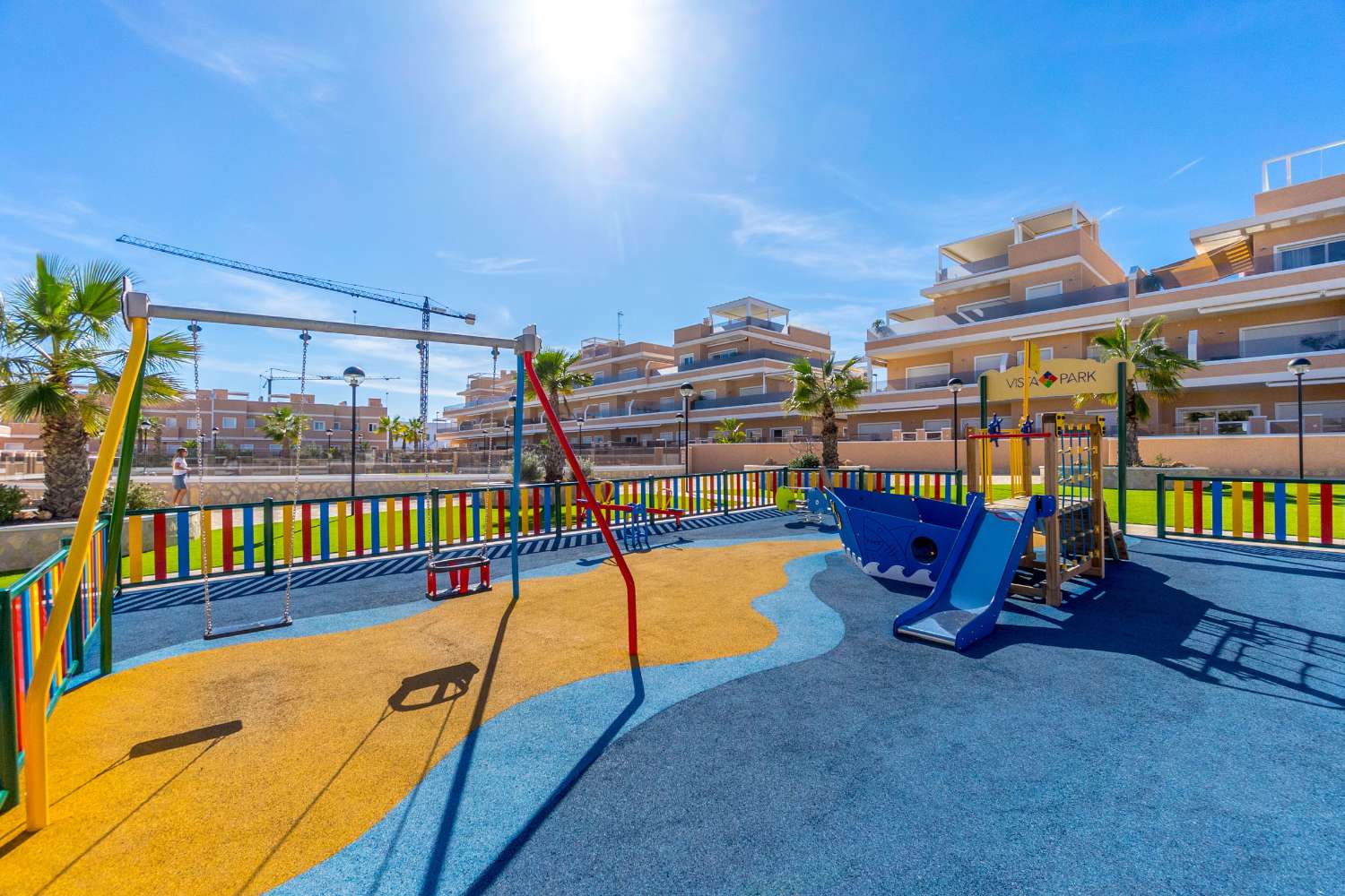 TRAUM-PENTHOUSE MIT PANORAMABLICK UND EXKLUSIVEM LUXUS MIT BLICK AUF DAS MITTELMEER
