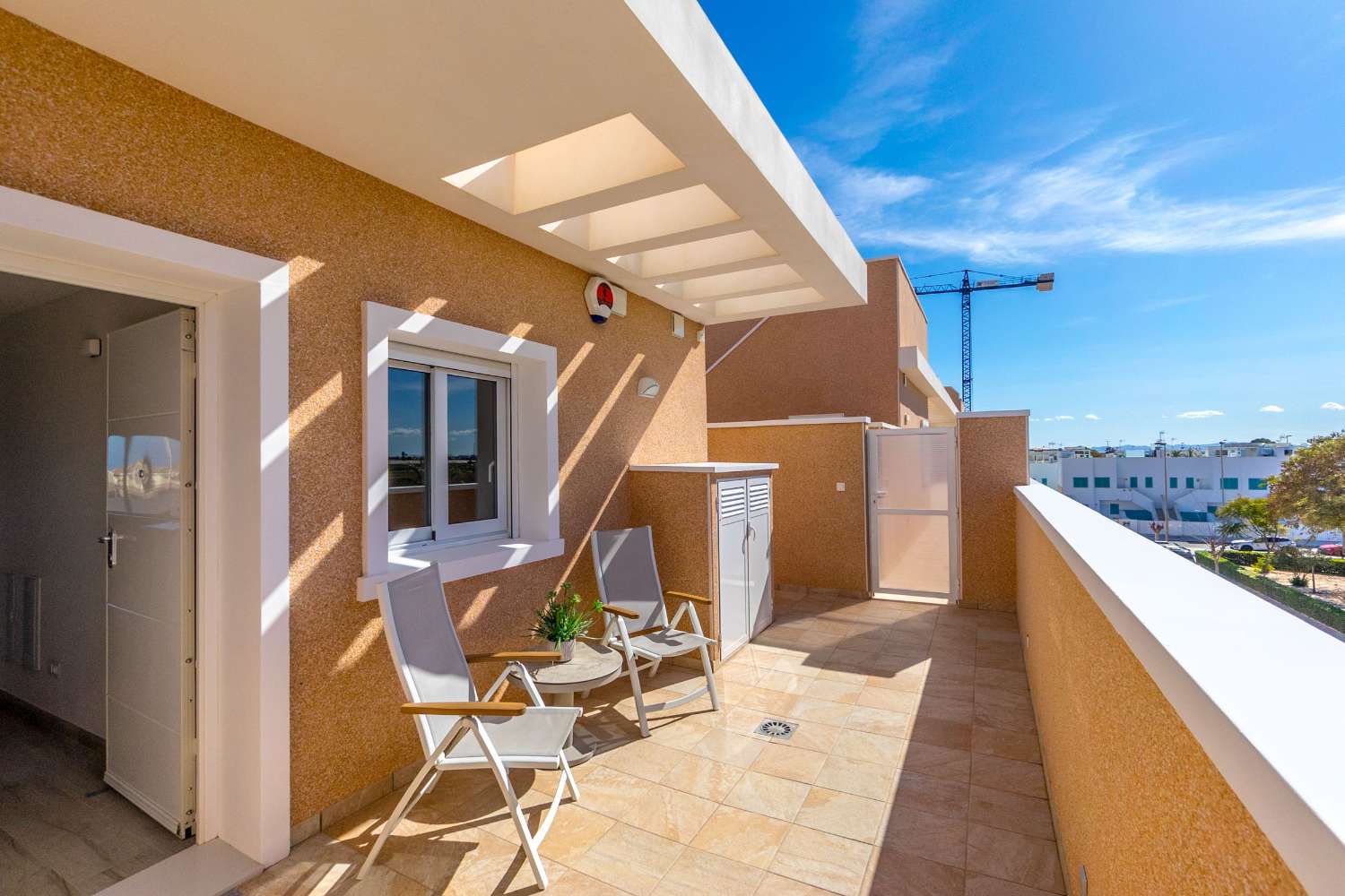 TRAUM-PENTHOUSE MIT PANORAMABLICK UND EXKLUSIVEM LUXUS MIT BLICK AUF DAS MITTELMEER