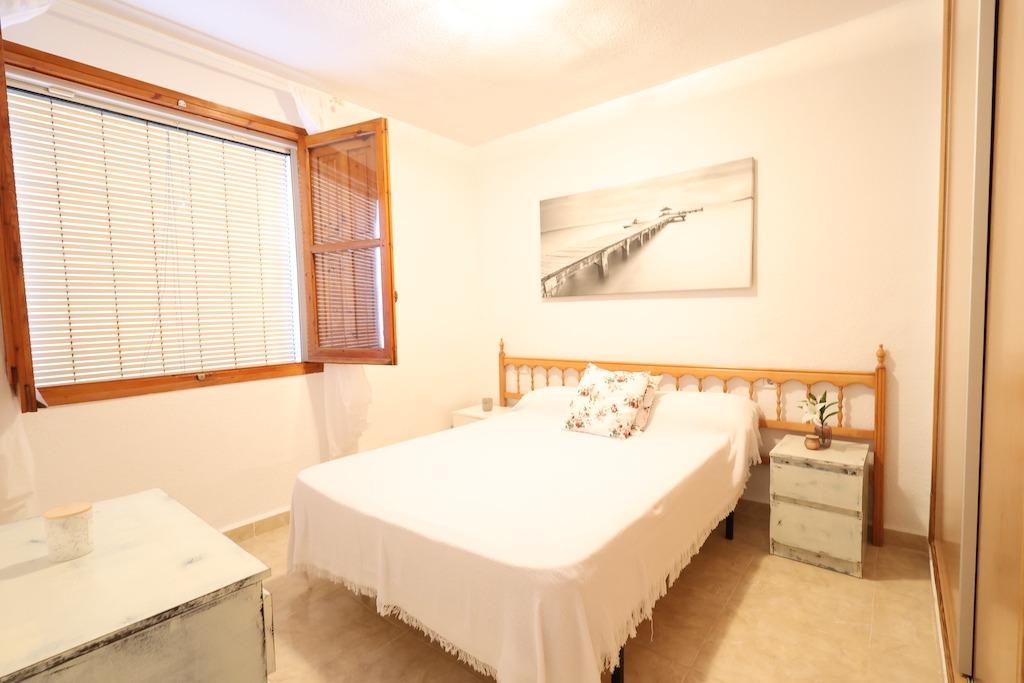 BUNGALOW AU REZ-DE-CHAUSSÉE AVEC GRAND JARDIN ET PERGOLA À LA REGIA