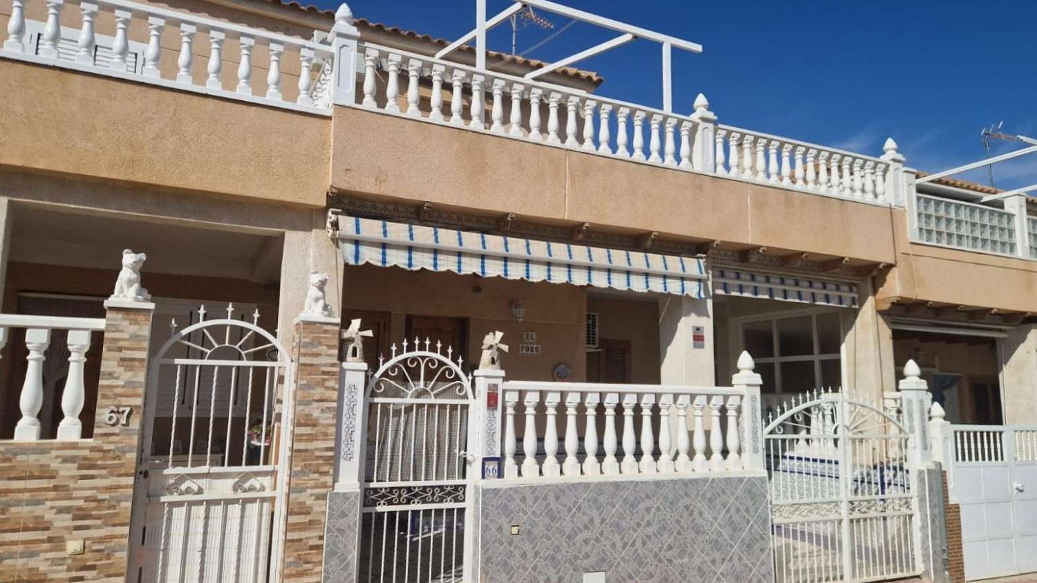 BELLA CASA BIFAMILIARE IN RESIDENZIALE CON PISCINA, VICINO ALLE MIGLIORI SPIAGGE