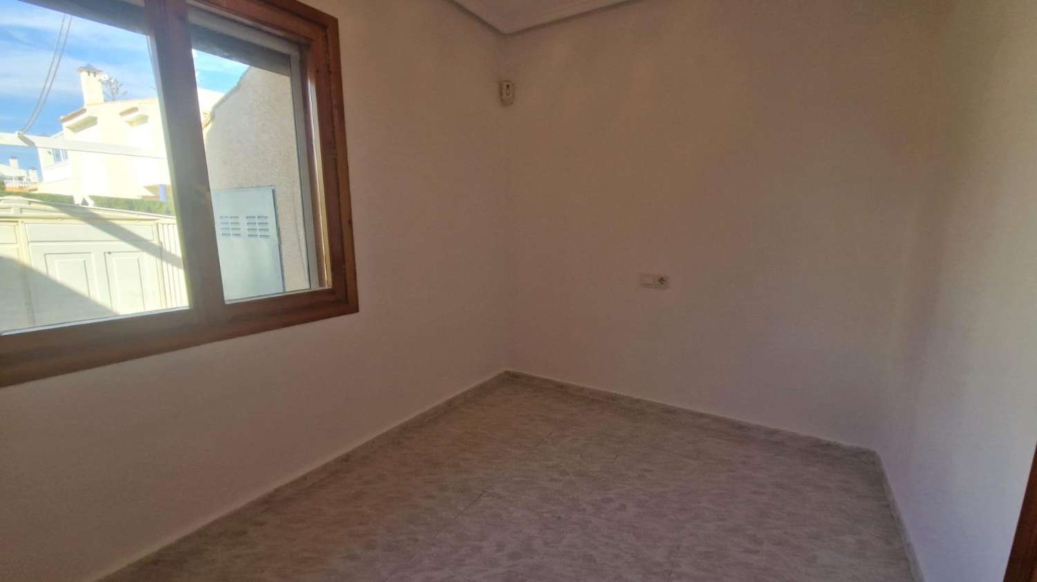 BELLA CASA BIFAMILIARE IN RESIDENZIALE CON PISCINA, VICINO ALLE MIGLIORI SPIAGGE