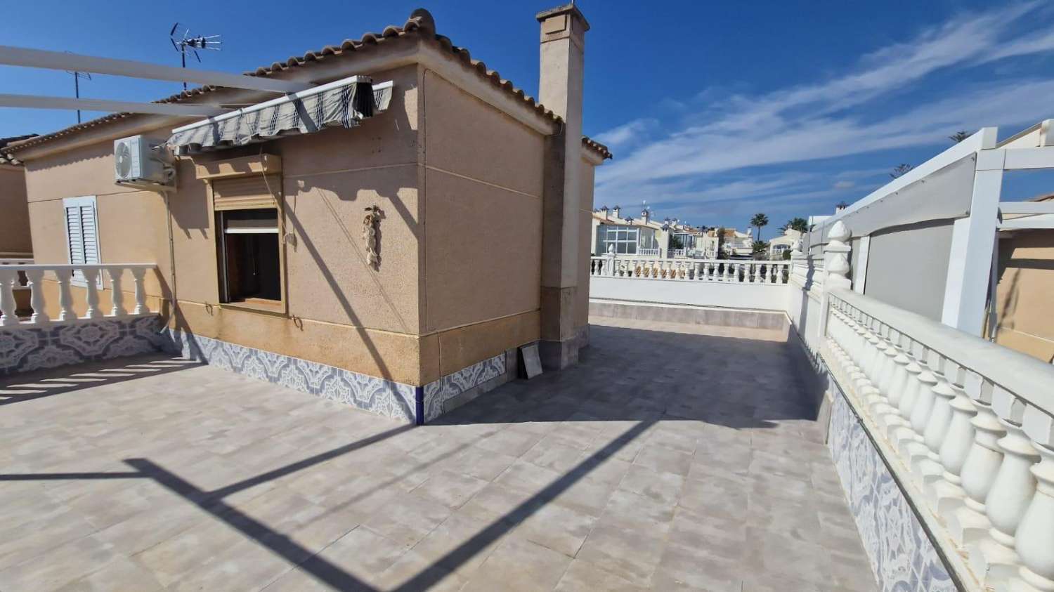 BELLA CASA BIFAMILIARE IN RESIDENZIALE CON PISCINA, VICINO ALLE MIGLIORI SPIAGGE