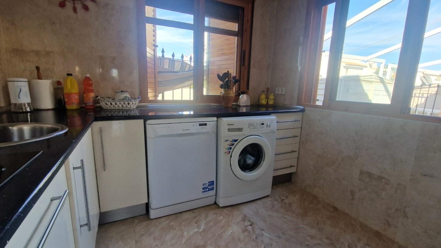 BELLA CASA BIFAMILIARE IN RESIDENZIALE CON PISCINA, VICINO ALLE MIGLIORI SPIAGGE