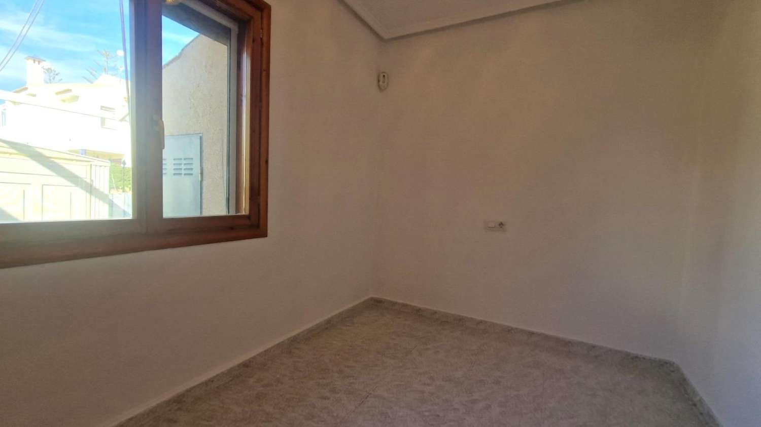 BELLA CASA BIFAMILIARE IN RESIDENZIALE CON PISCINA, VICINO ALLE MIGLIORI SPIAGGE