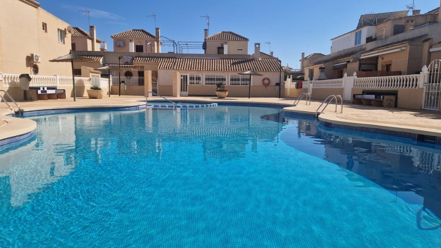 BELLA CASA BIFAMILIARE IN RESIDENZIALE CON PISCINA, VICINO ALLE MIGLIORI SPIAGGE
