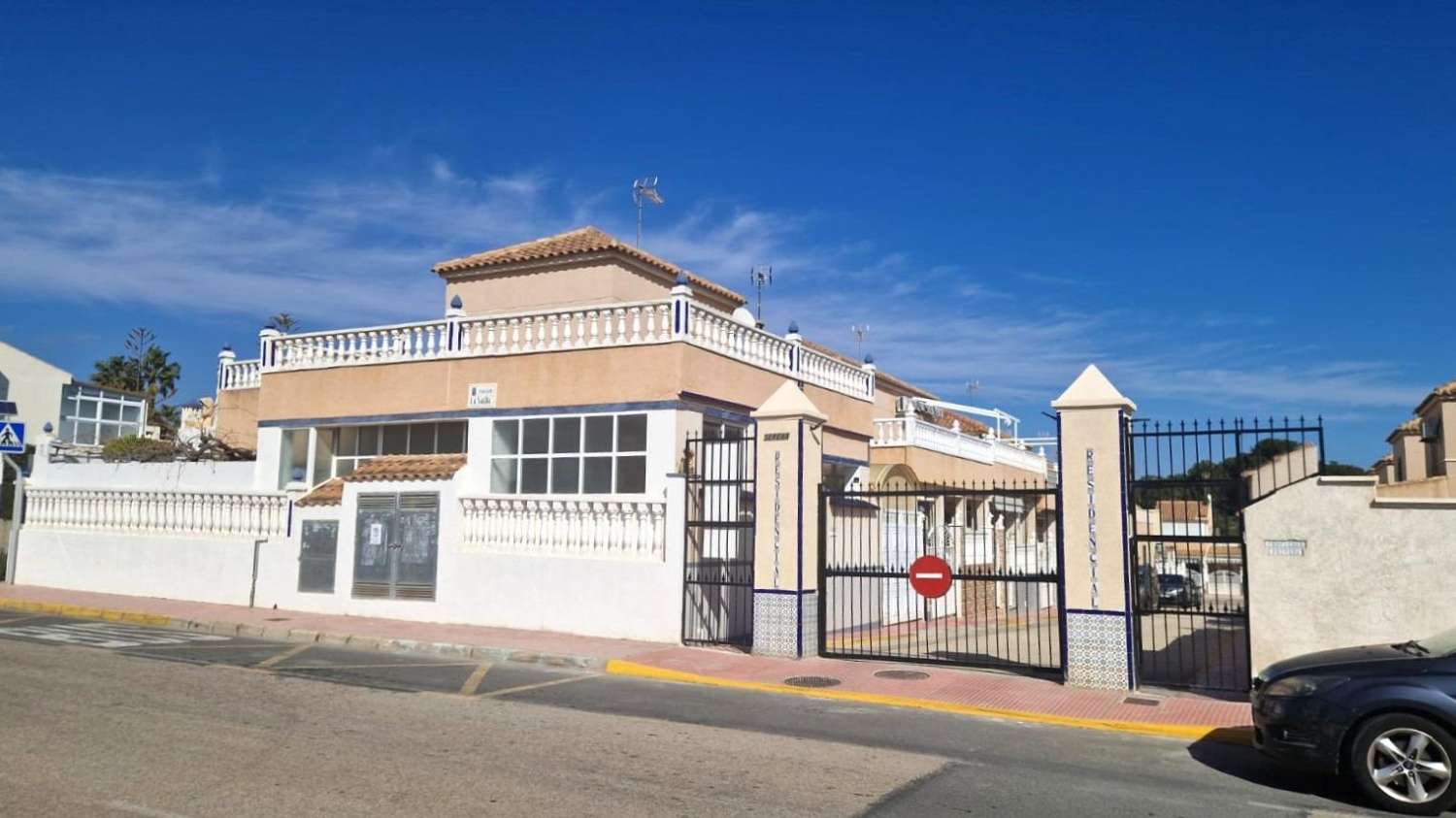BELLA CASA BIFAMILIARE IN RESIDENZIALE CON PISCINA, VICINO ALLE MIGLIORI SPIAGGE