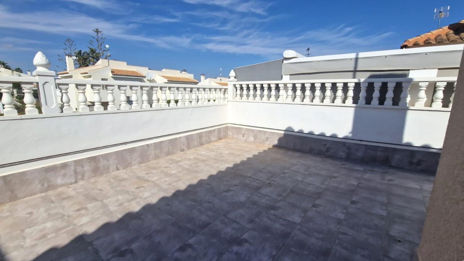 BELLA CASA BIFAMILIARE IN RESIDENZIALE CON PISCINA, VICINO ALLE MIGLIORI SPIAGGE