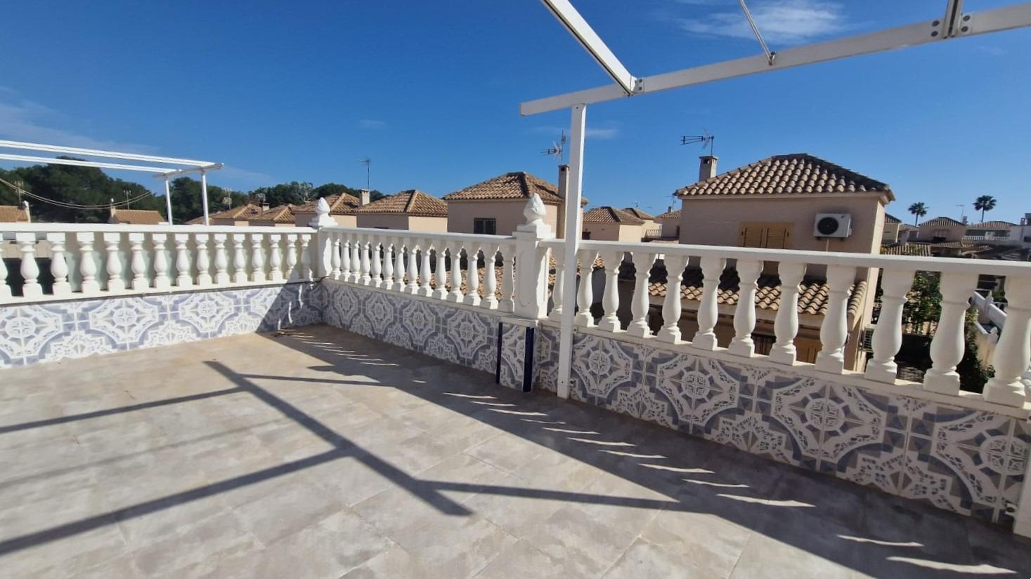 BELLA CASA BIFAMILIARE IN RESIDENZIALE CON PISCINA, VICINO ALLE MIGLIORI SPIAGGE