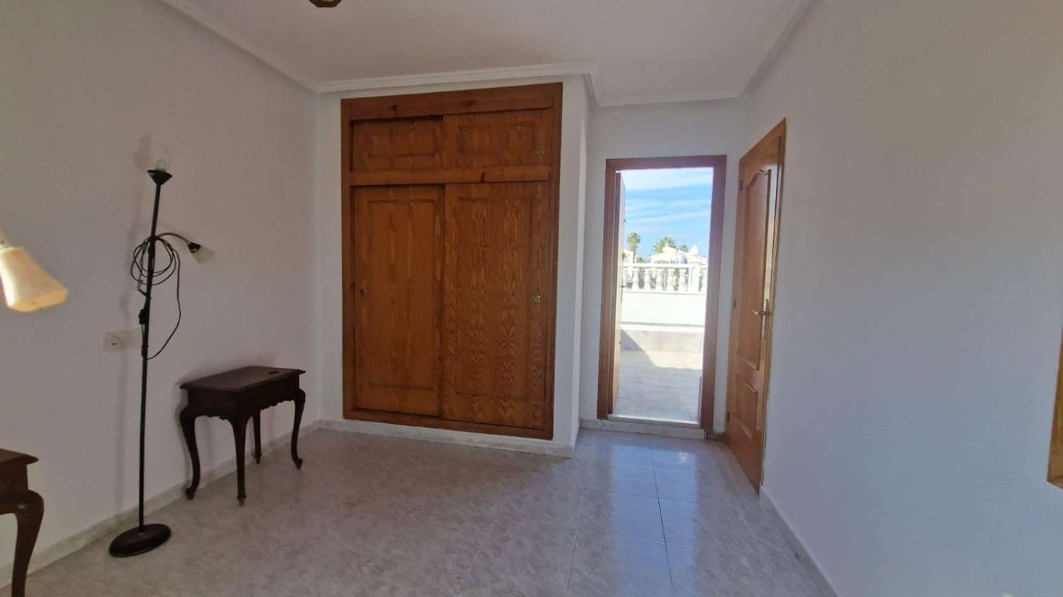 BELLA CASA BIFAMILIARE IN RESIDENZIALE CON PISCINA, VICINO ALLE MIGLIORI SPIAGGE