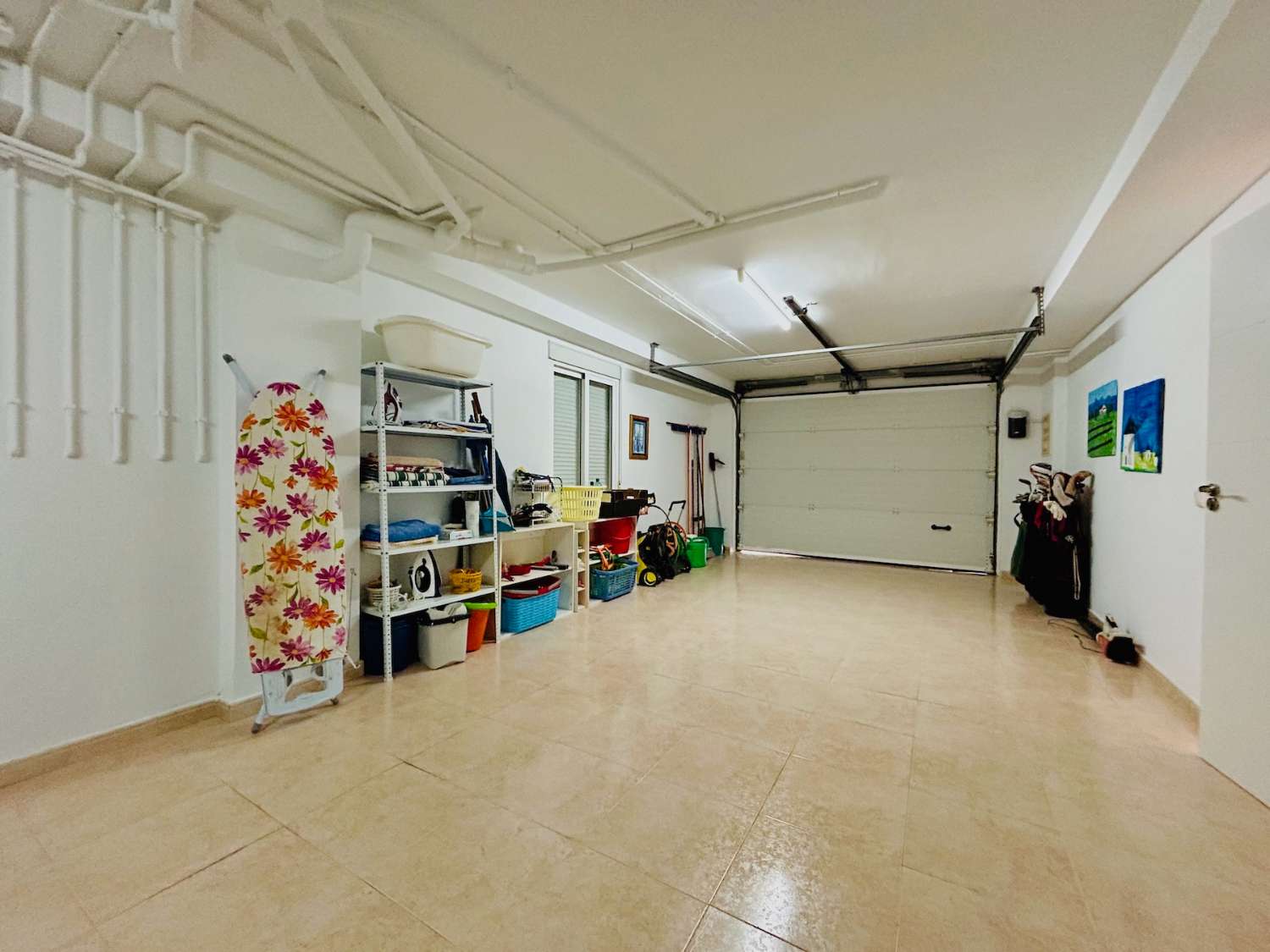 VIVERE IN ARMONIA: ESCLUSIVA CASA INDIPENDENTE CON GIARDINO E PISCINA NEL PARCO BENFIS