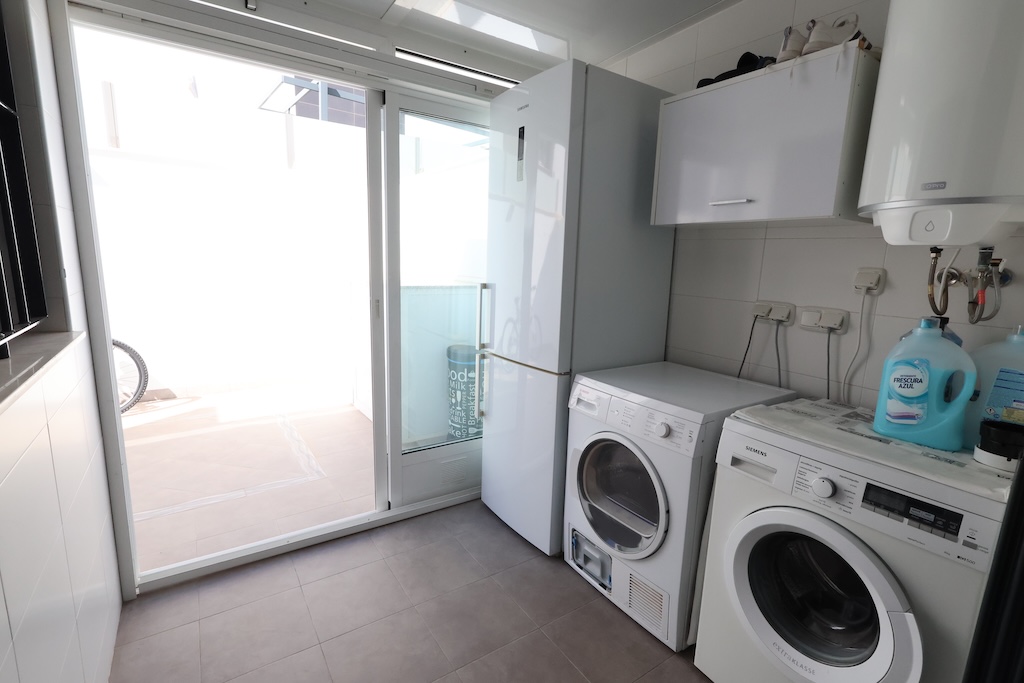 CASA A SCHIERA A TORRE DE LA HORADADA CON SOLARIUM, VISTA SUL MARE E PISCINA COMUNE