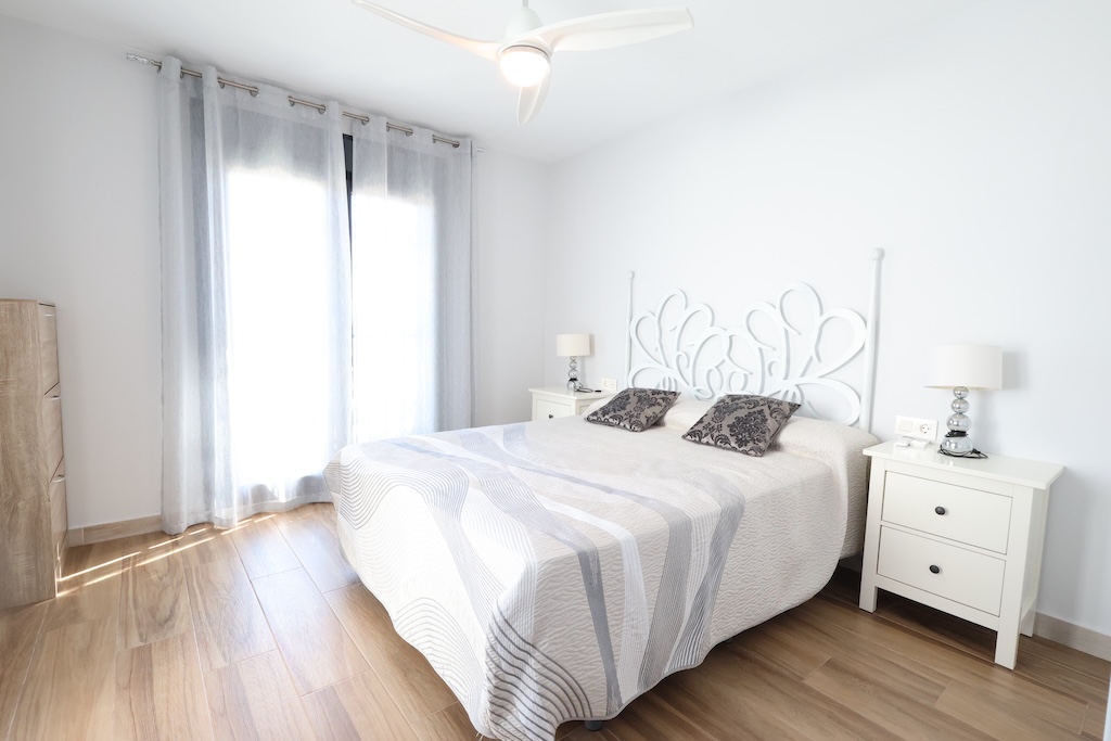 CASA A SCHIERA A TORRE DE LA HORADADA CON SOLARIUM, VISTA SUL MARE E PISCINA COMUNE