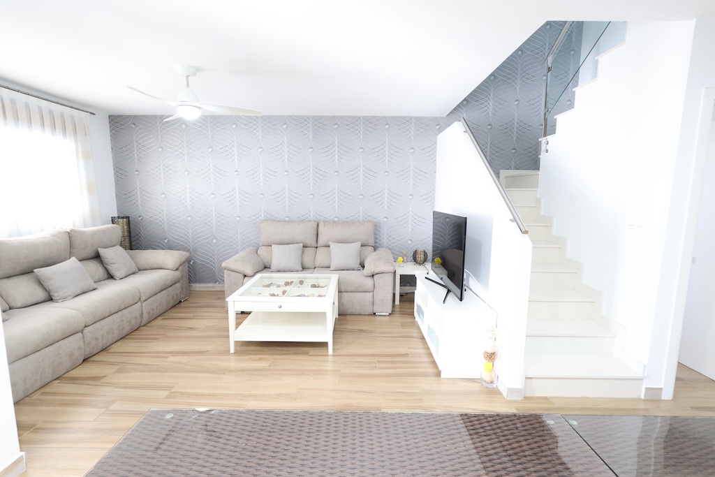CASA A SCHIERA A TORRE DE LA HORADADA CON SOLARIUM, VISTA SUL MARE E PISCINA COMUNE