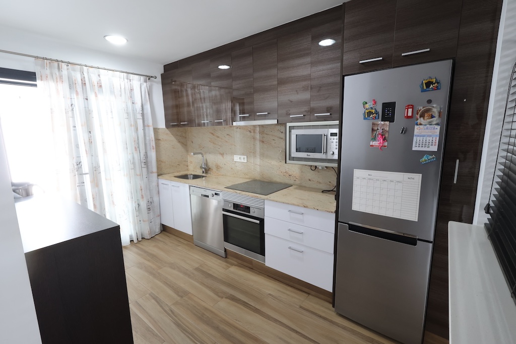 CASA A SCHIERA A TORRE DE LA HORADADA CON SOLARIUM, VISTA SUL MARE E PISCINA COMUNE