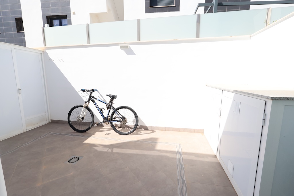 CASA A SCHIERA A TORRE DE LA HORADADA CON SOLARIUM, VISTA SUL MARE E PISCINA COMUNE