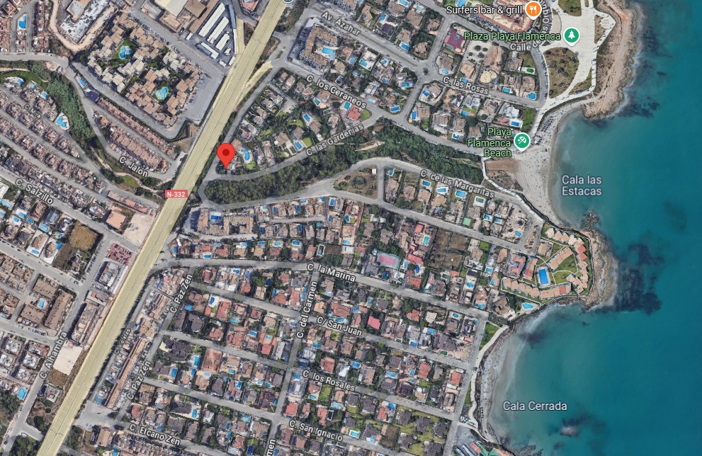 PLAYA FLAMENCA 独立别墅：带 3 个露台、私人花园和公共游泳池