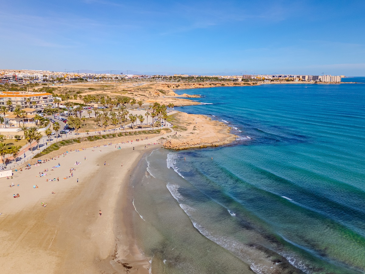 PLAYA FLAMENCA 独立别墅：带 3 个露台、私人花园和公共游泳池