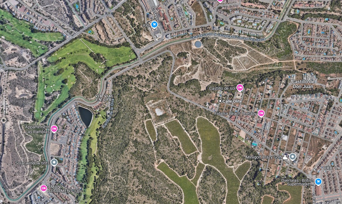 LOMAS DE CABO ROIG 的独家机会 – 1.250 平方米的地块，潜力巨大！